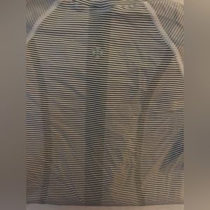 STRIPE TEMPO LULULEMON SWIFTLY TECH 2.0 SIZE 2